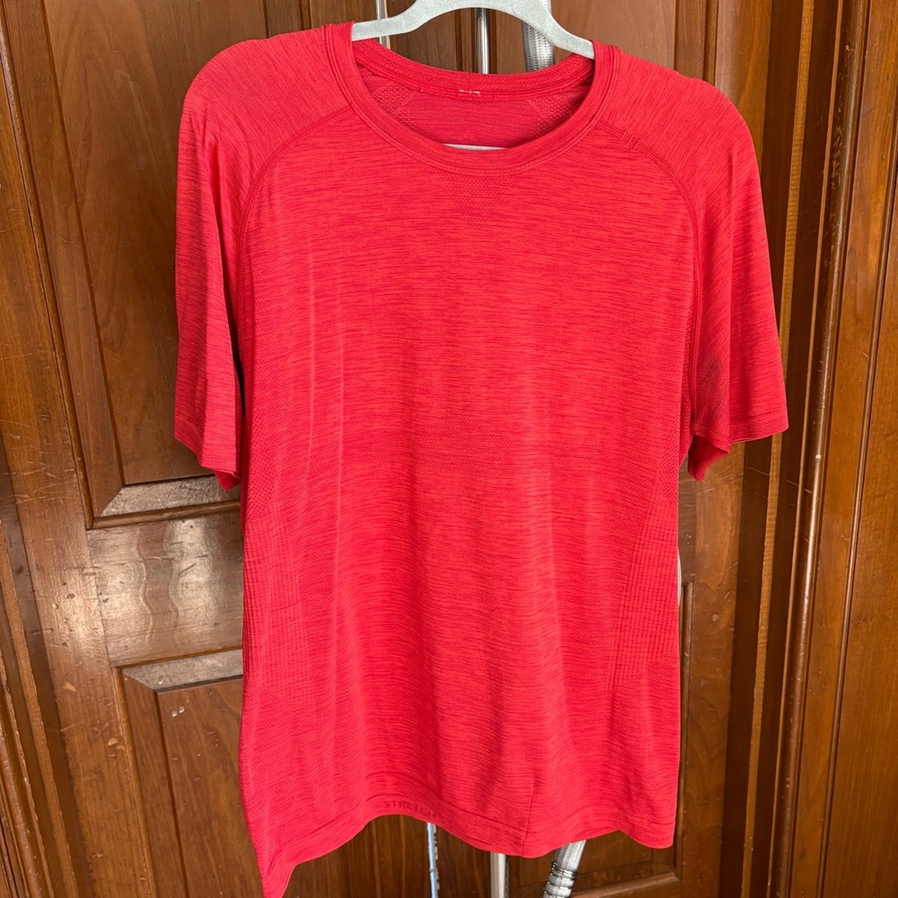 Lululemon Medium Metal Vent Tech Red